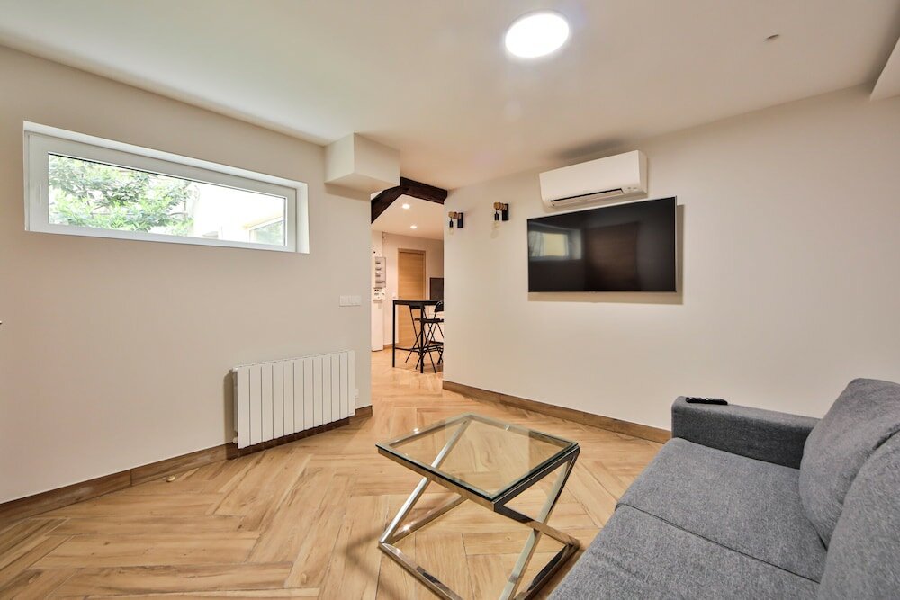 Фото Blue Night International 49