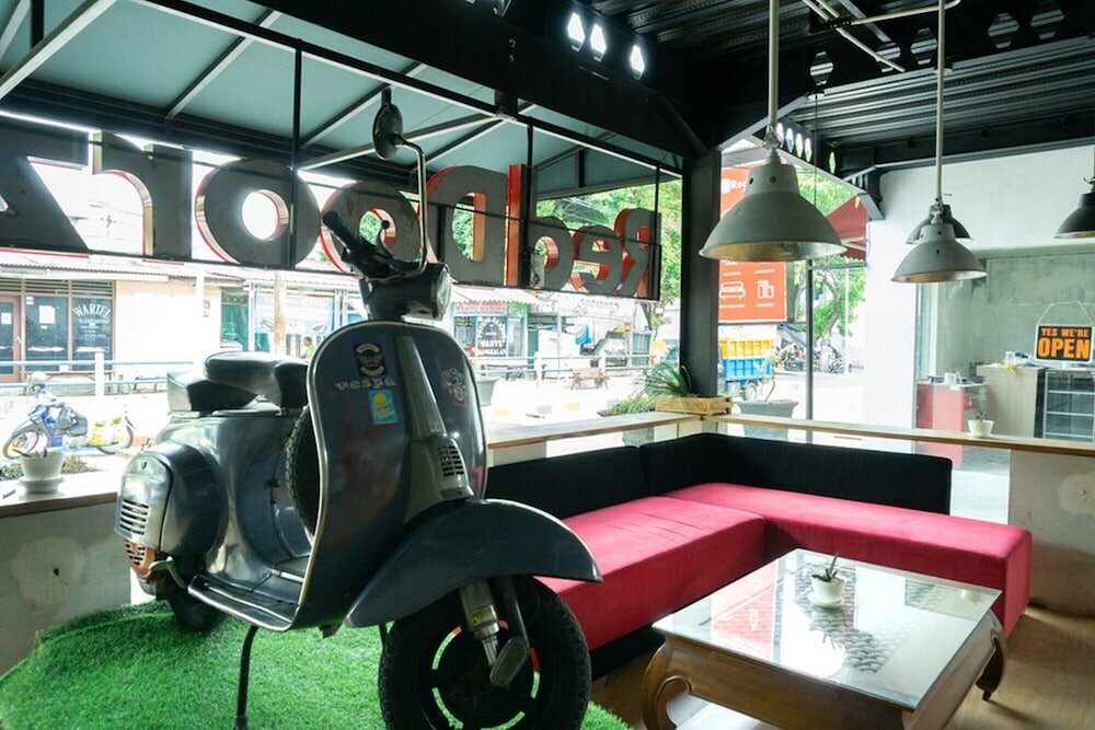 Фото RedDoorz near Alun Alun Madiun