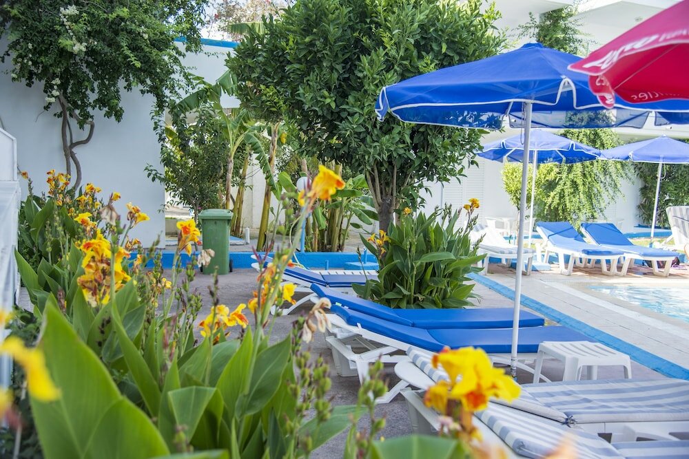 Фото Yiannis Yard Studios & Apartments