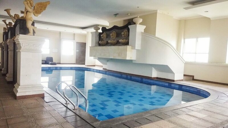 Гостиница Strategic 1br The Boulevard Apartment with Luxurious Design в Джакарте
