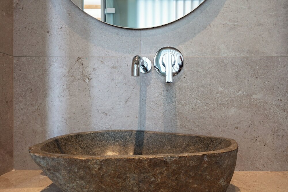 Фото Skipper Beachfront Suites