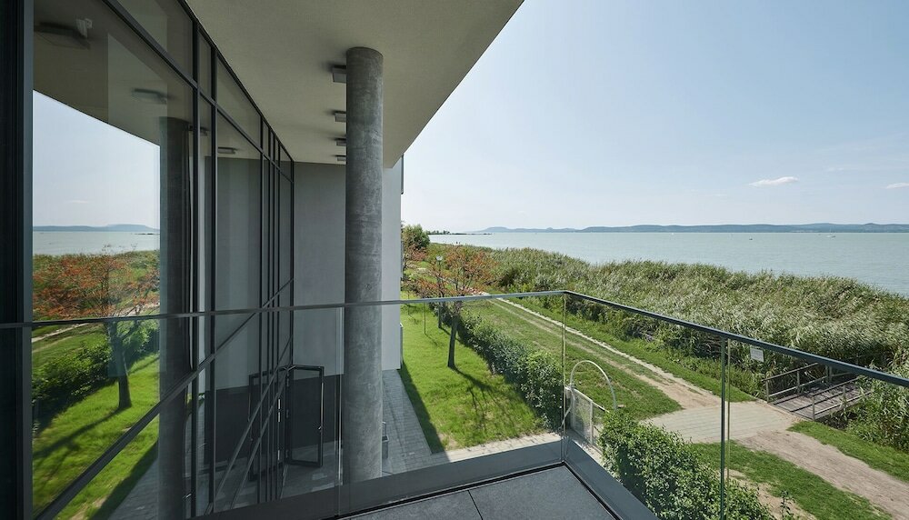 Фото Hotel OTP Balatonszemes