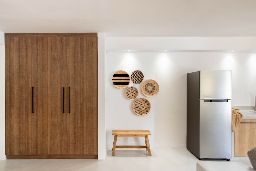 Фото Pebble Luxury Suite by the Sea