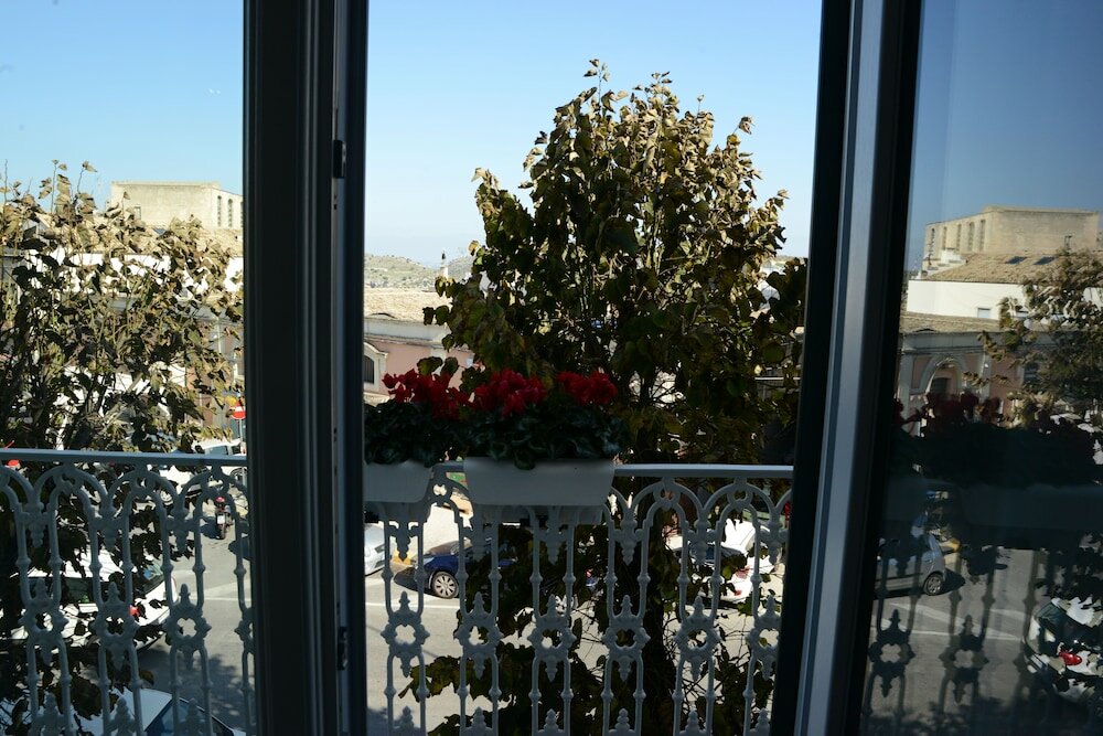 Фото Le Vie Del Centro - Luxury Room