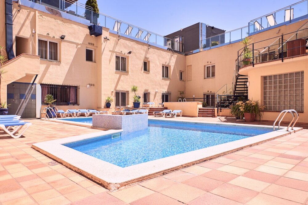 Фото Checkin Caribe Youth Hotel