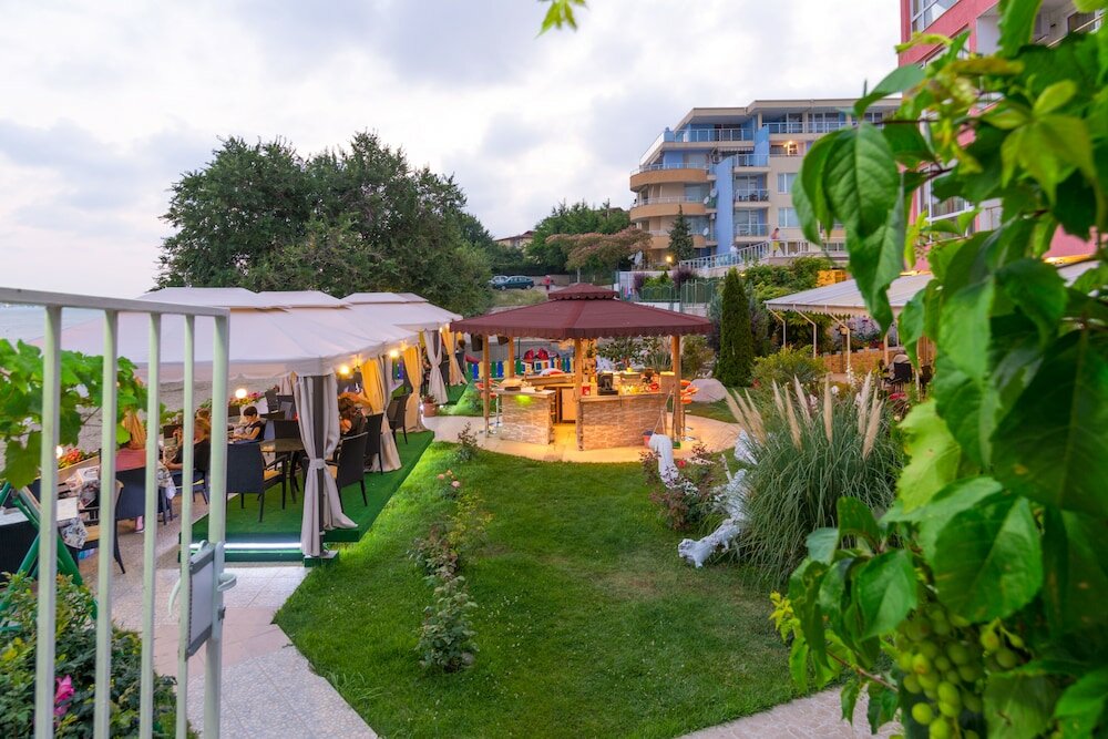 Фото Hotel Iris Beach