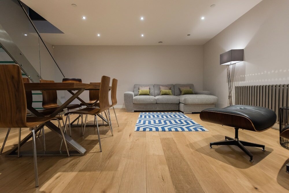 Фото The Escalier Mews - Stunning 3bdr Mews Home Flooded with Natural Light