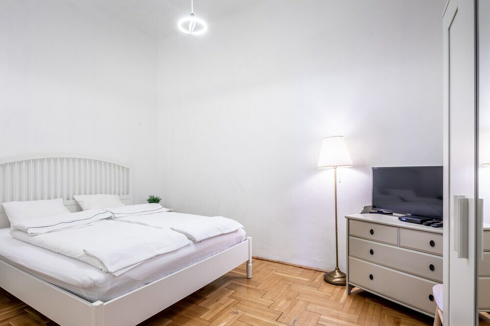 Фото Huge Apartment in the city center