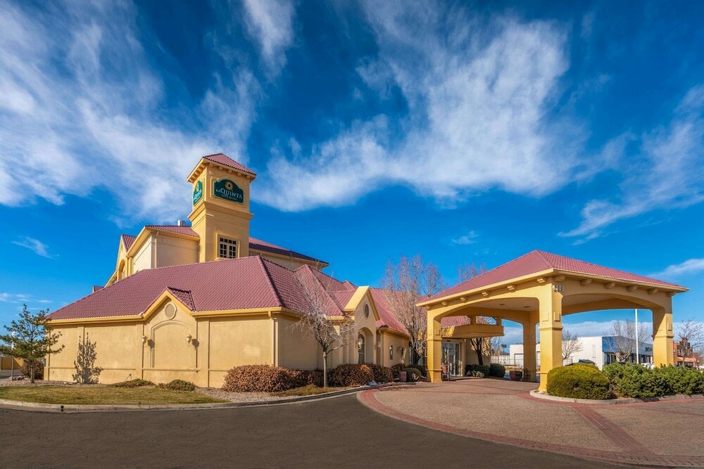 Фото La Quinta Inn & Suites by Wyndham Pueblo