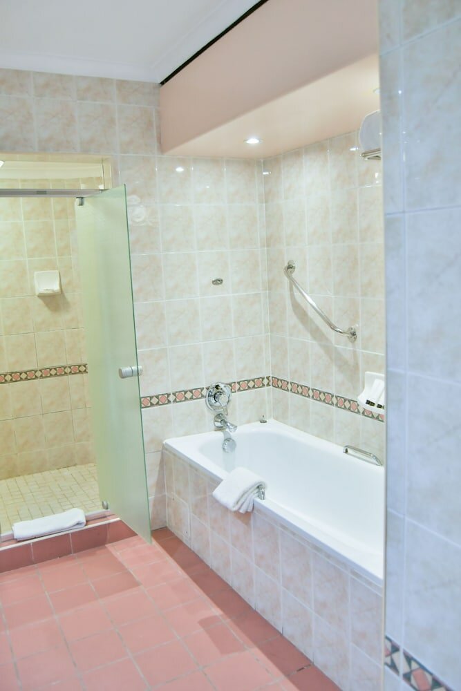 Фото Monomotapa Hotel