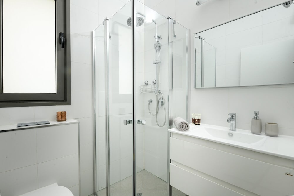 Фото Magnificent Achziv Beach Apt in Nahariya