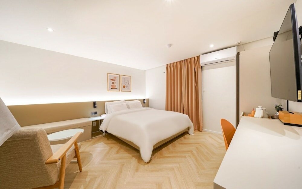 Фото Hotel Yam YeonSan