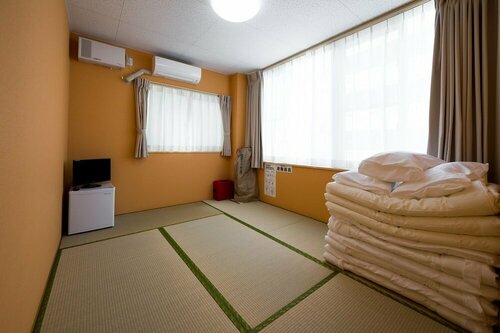 Гостиница Guest House Yutaka - Hostel в Нахе