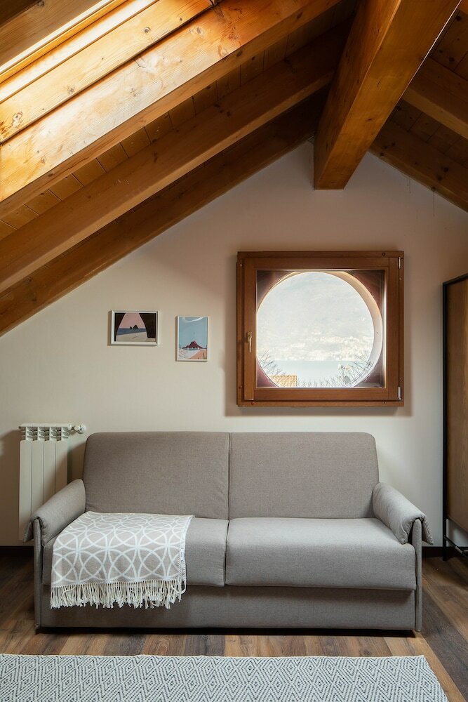 Фото Holiday Apartment 10- San Siro lake Como