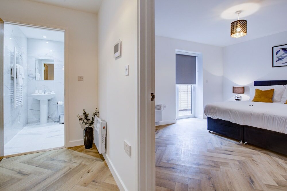 Фото Hybrid Resi - Mitcham