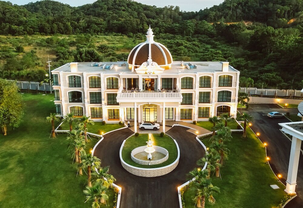 Фото Grand Lord Hotel& Residence