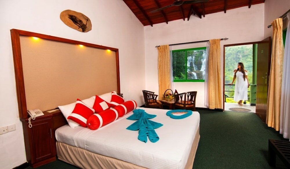 Фото Ramboda Falls Hotel