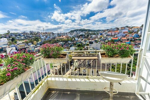 Гостиница Ngan Pho Studio & Hotel в Далате