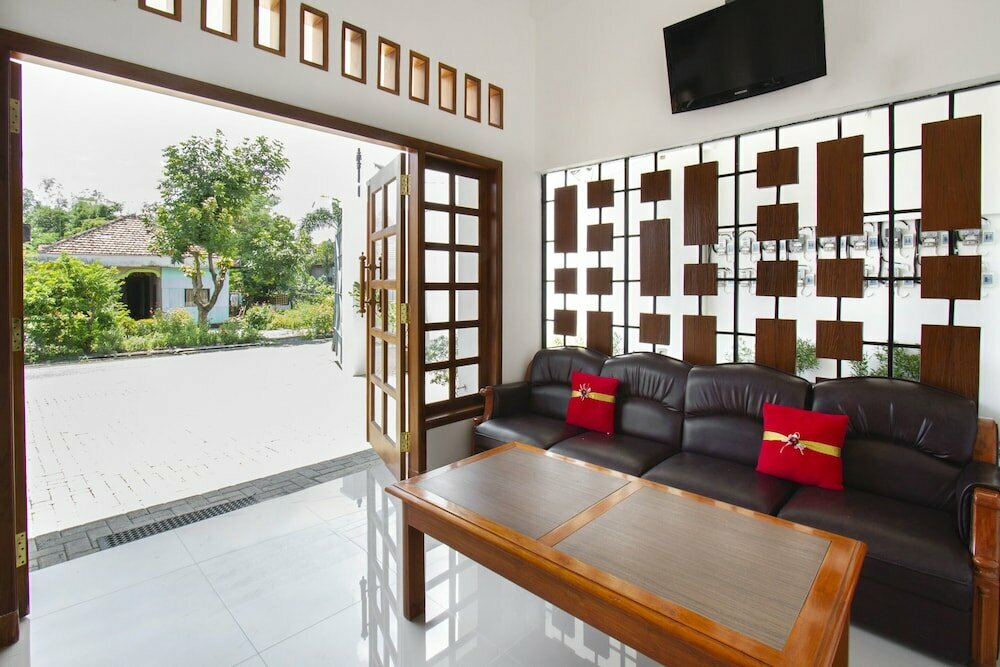 Hotel Super Oyo 3309 Forrest’inn, East Java, photo