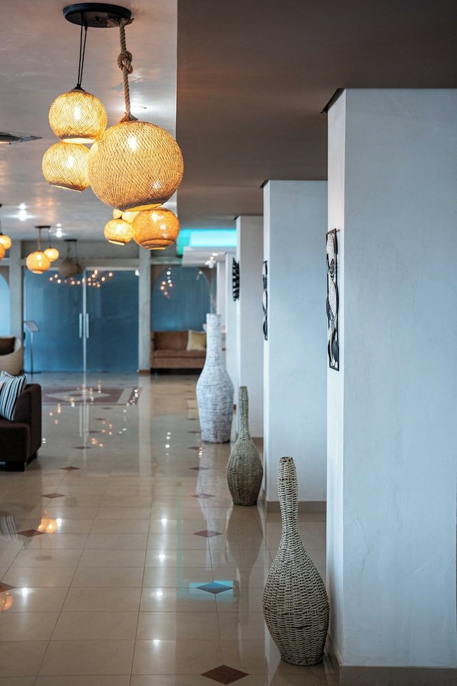 Фото Black and White Boho Resort