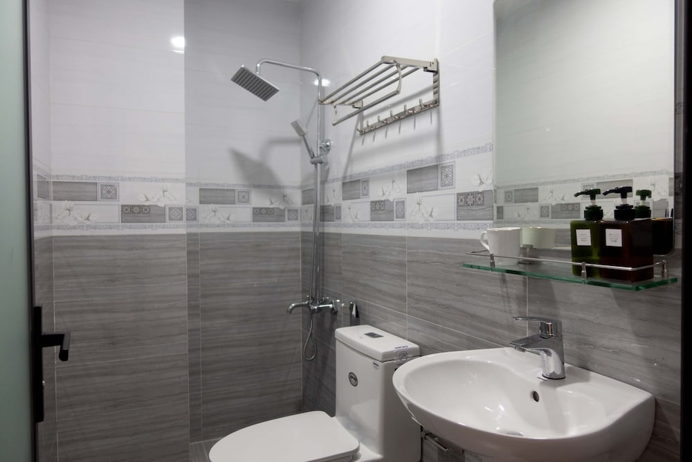 Фото Dalat Blanc Hotel 2