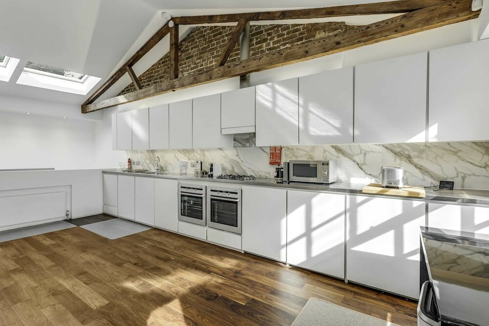 Фото Luxury Loft-style Mews House