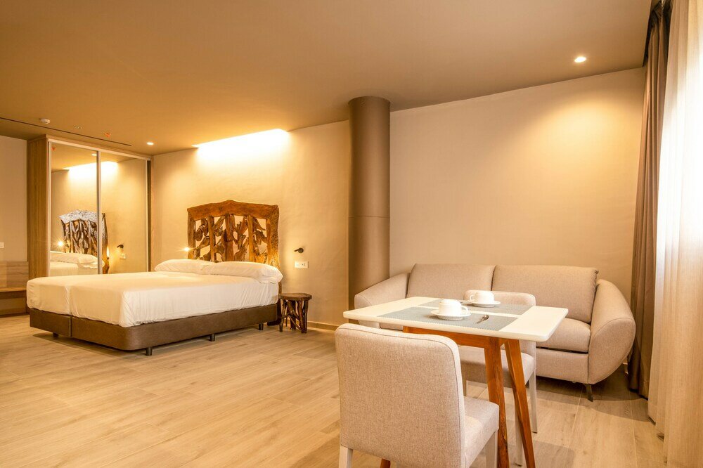 Фото Cadiz Bahia Apartmentos