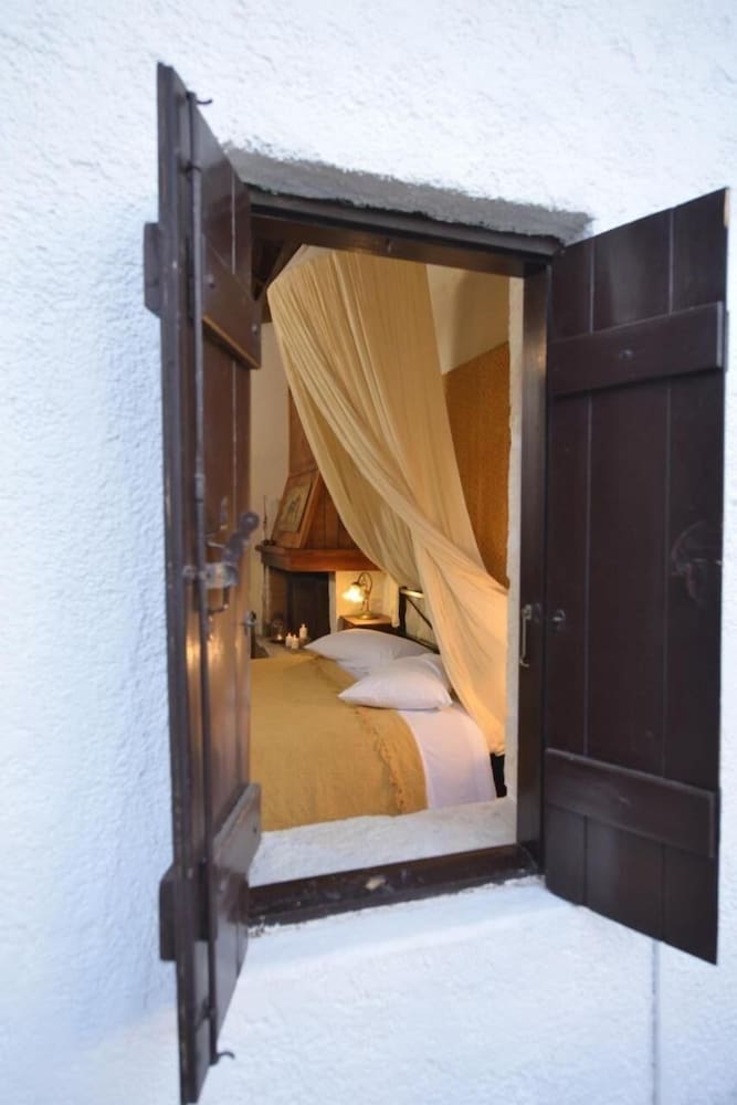 Фото Troullos Traditional Houses