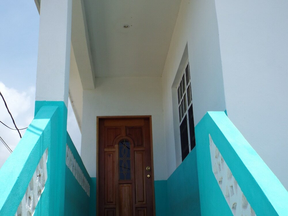 Фото Lake View Condo