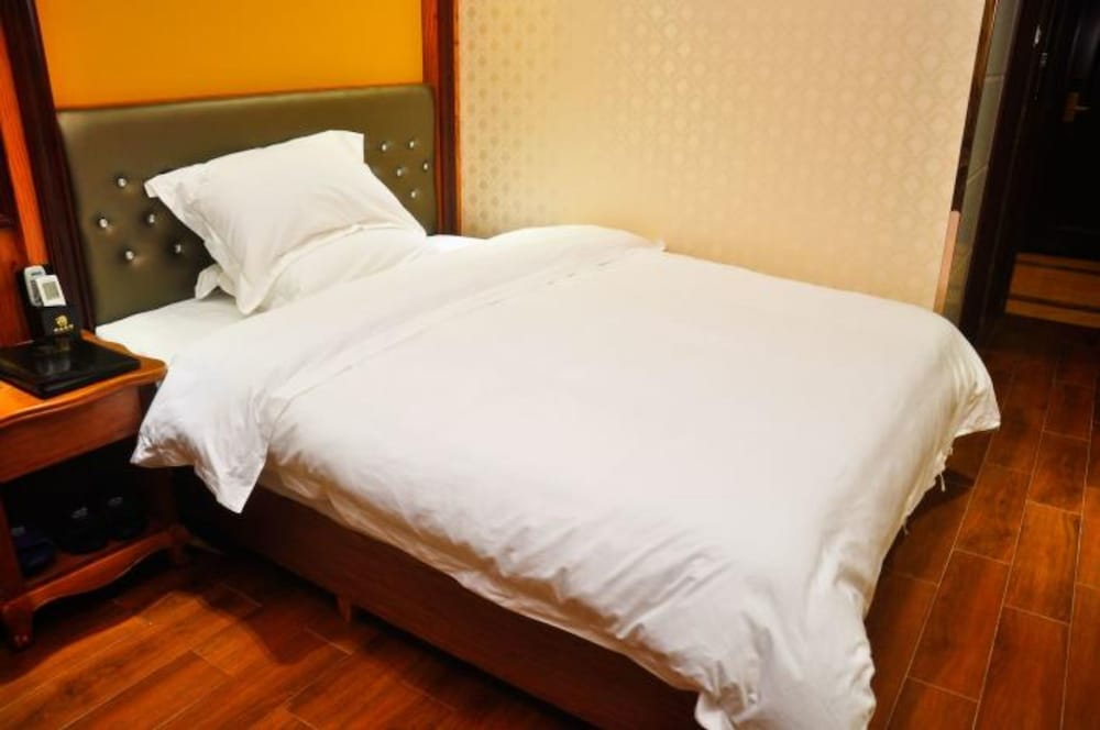 Фото Yimi Hotel Xichang Metro Station Branch