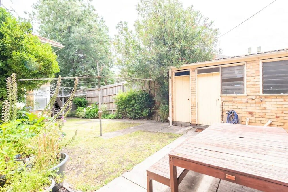 Фото Sunny 1 Bedroom Flat in Quiet St Kilda With Parking