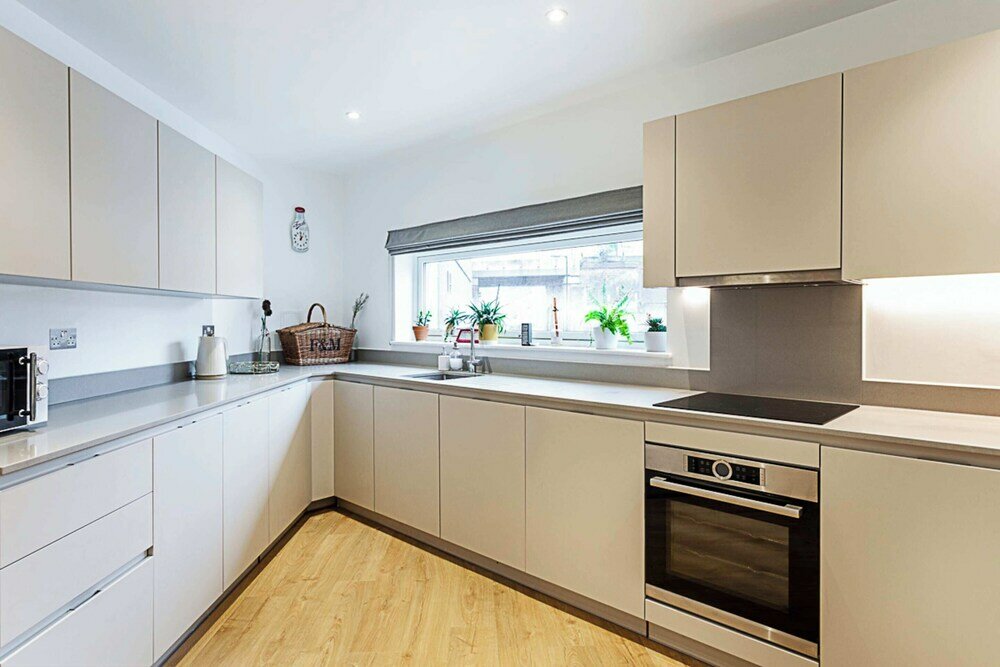 Фото Quiet and Spacious Four Bedroom House