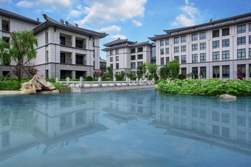 Yun-zen Jinling Acrobatics Hotel