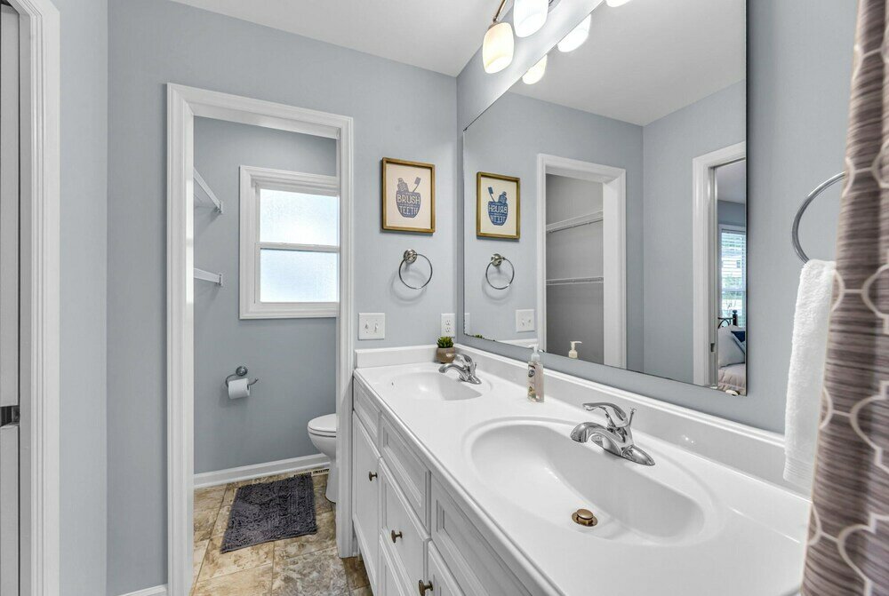 Фото 5006 Beale Ave Orange Door