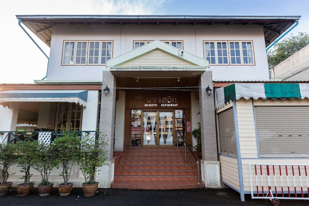 Фото Surin Majestic Hotel