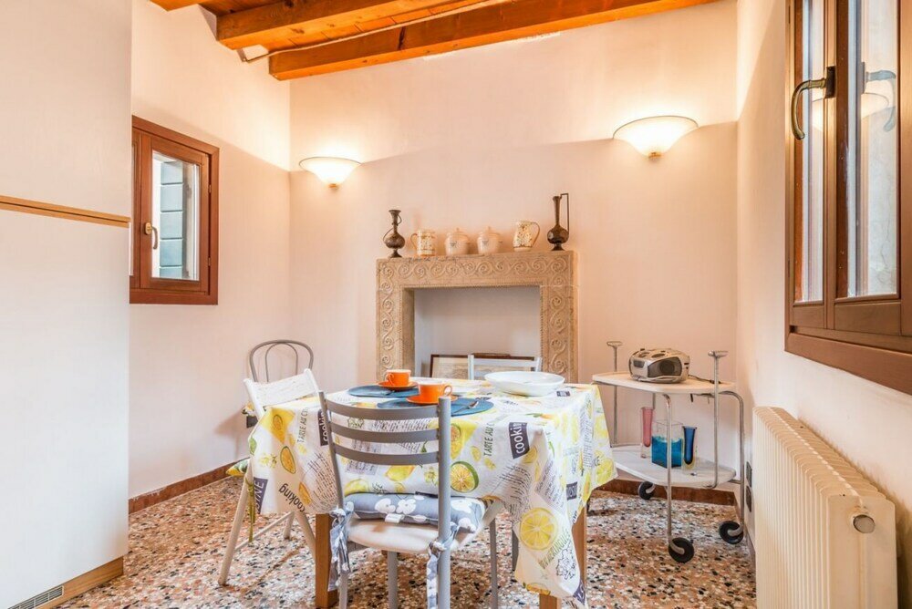 Фото LionHost Ruga Giuffa 4834