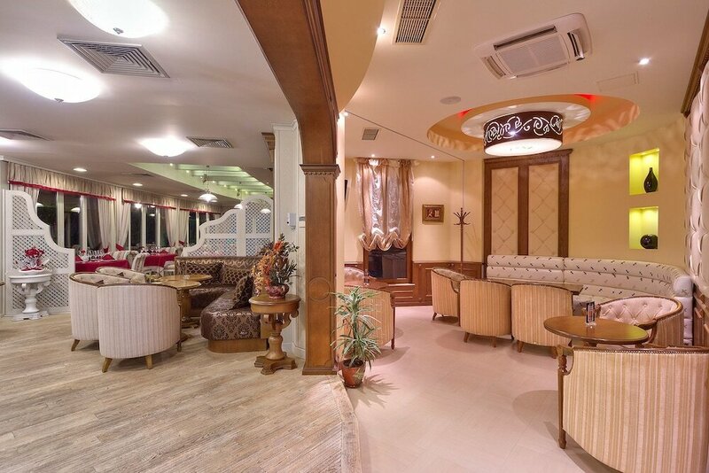 Гостиница Club Central Hotel в Хисарях
