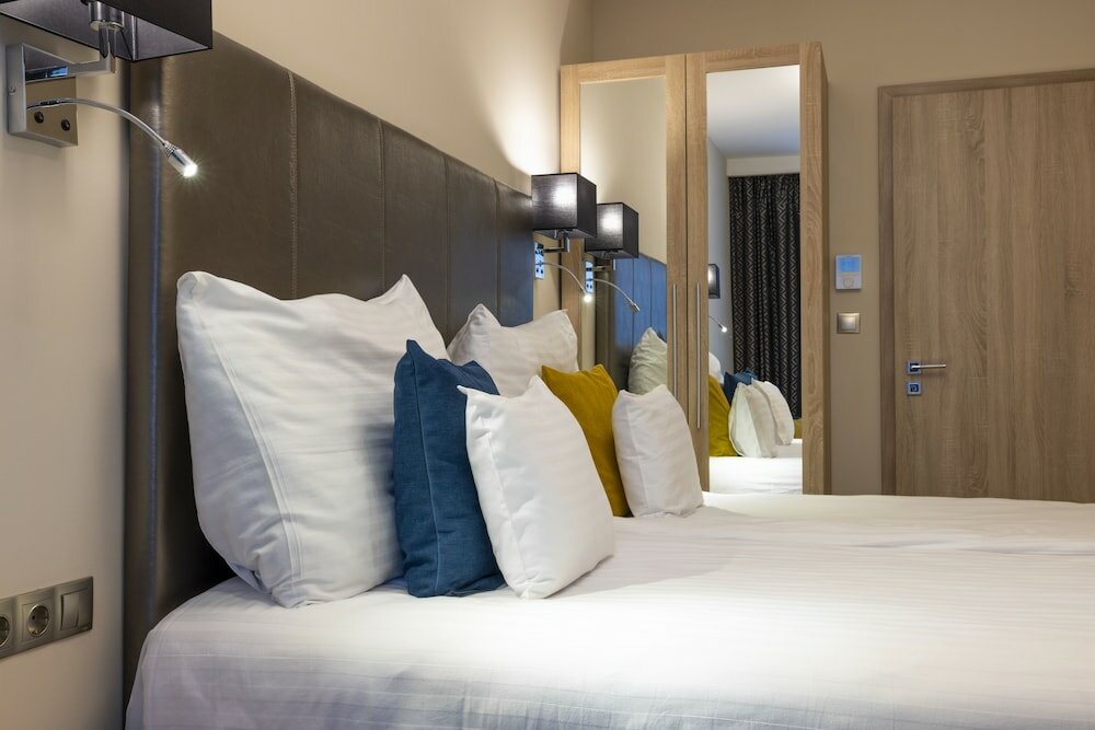 Фото Silver Crown Hotel & Residence