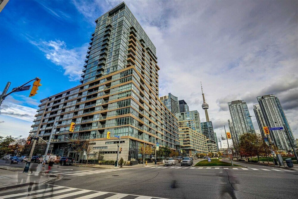 Фото SkyTree - Condos in Heart of Downtown