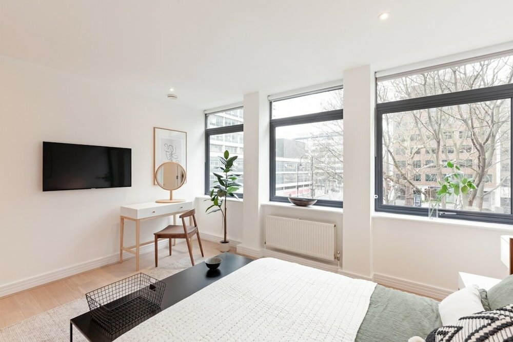Фото Designer 2 Bedroom Apartment in Holborn