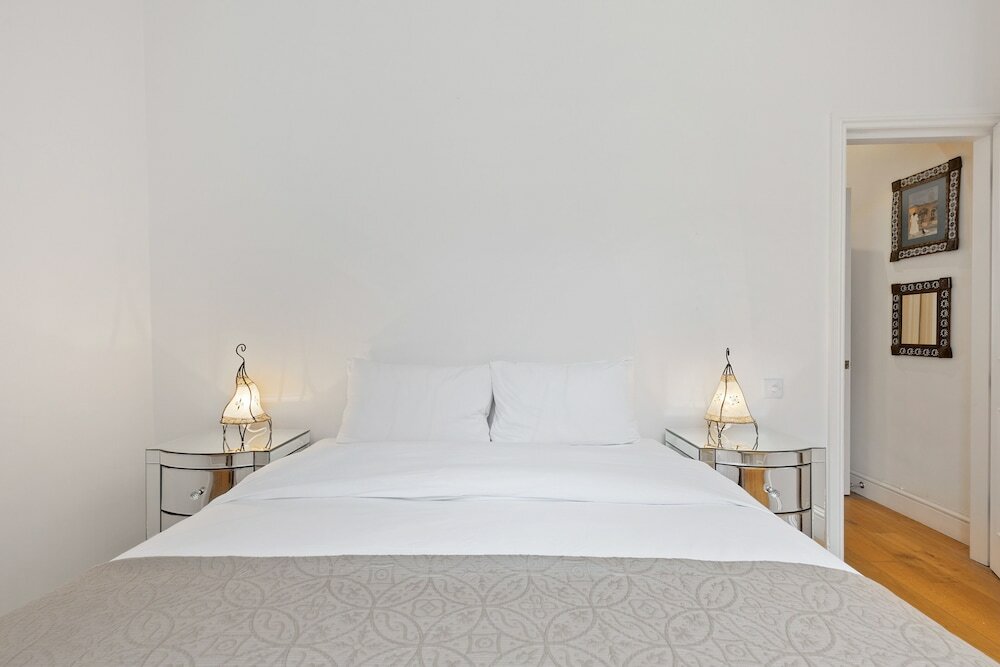 Фото Altido Elegant 1-Bed Flat In Bayswater