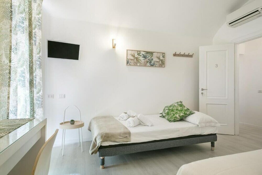 Фото White Candia Guesthouse