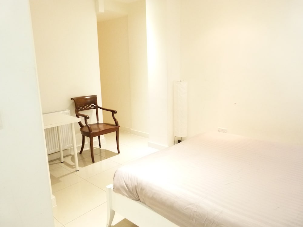 Фото Ss Property Hub - Large apartment near Hyde Park