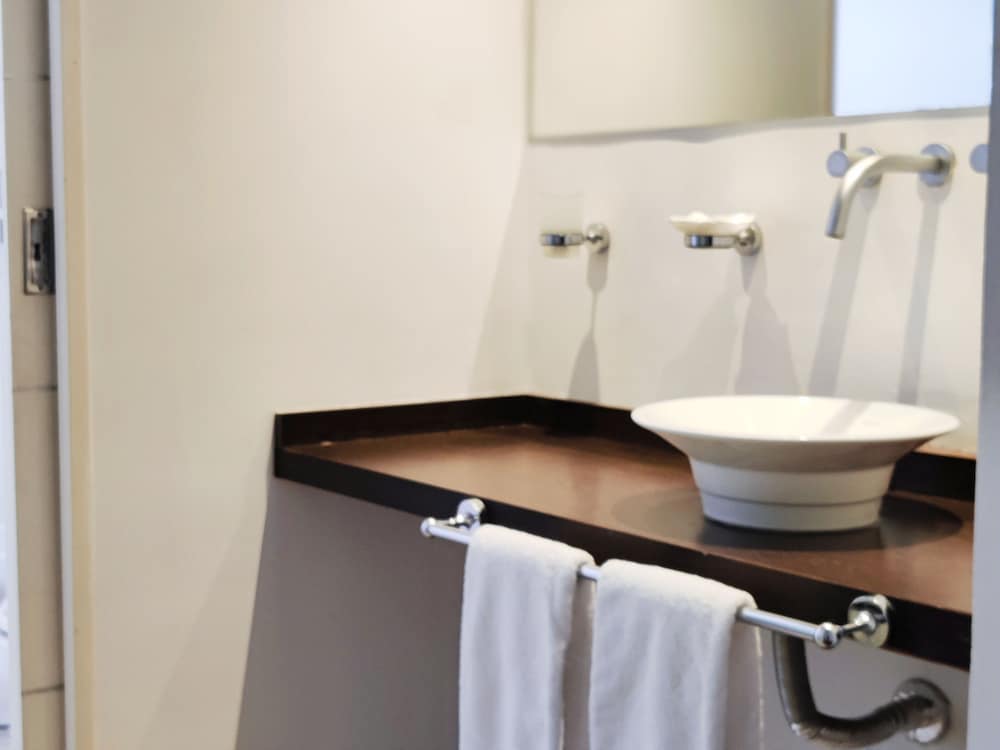 Фото Bens Downtown Apartments