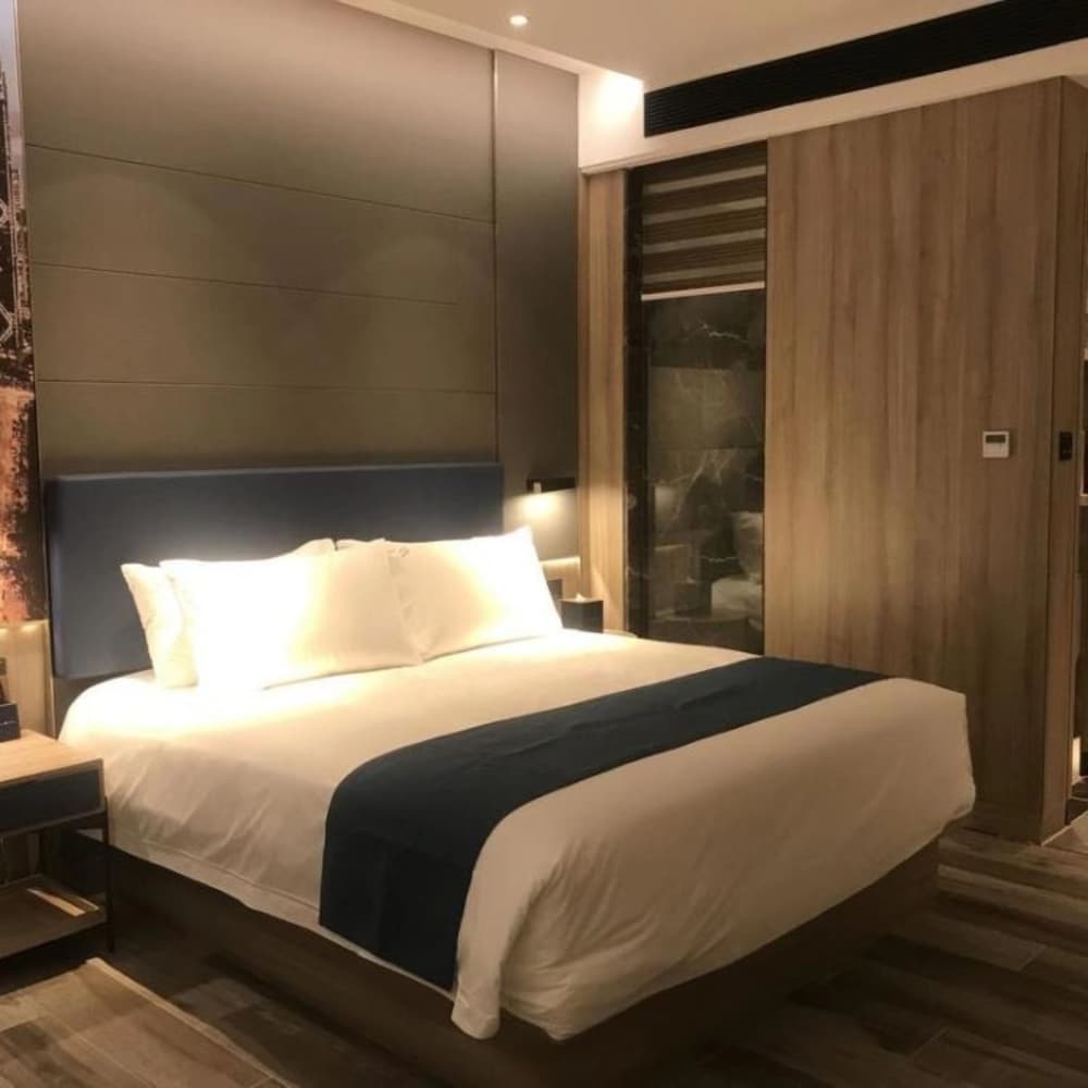 Фото Naive S Hotel