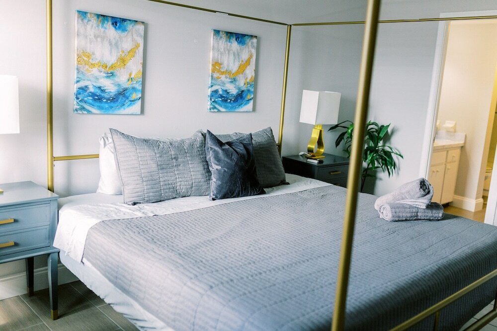 Фото Bayview Apartments by Lowkl