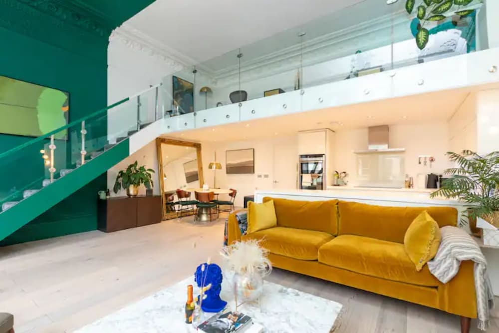 Фото Contemporary 2 Bedroom Flat W/balcony - Bayswater!