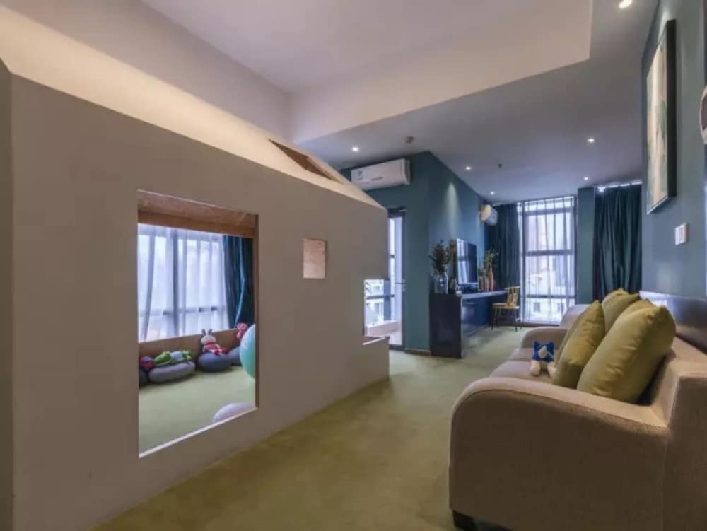 Фото V-hotel Boutique Hotel