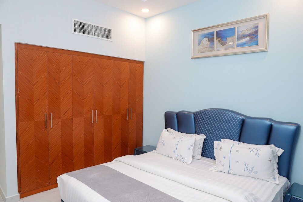 Фото Swan Towers