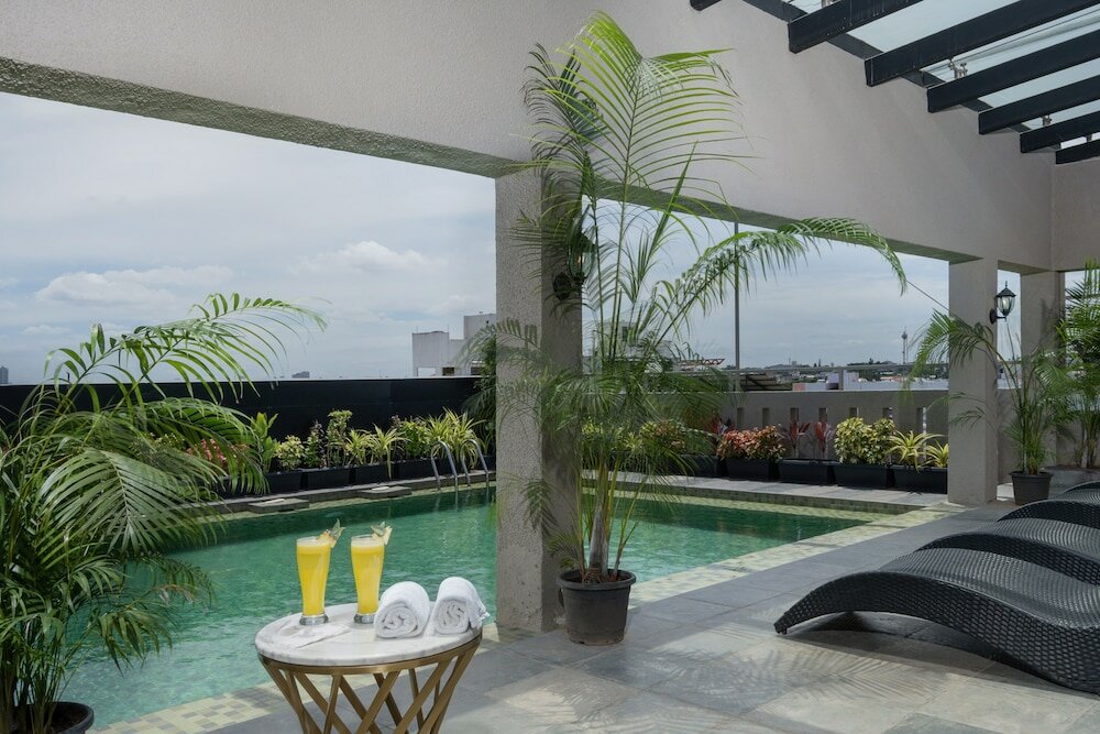 Фото Lazdana Hotel Bangalore